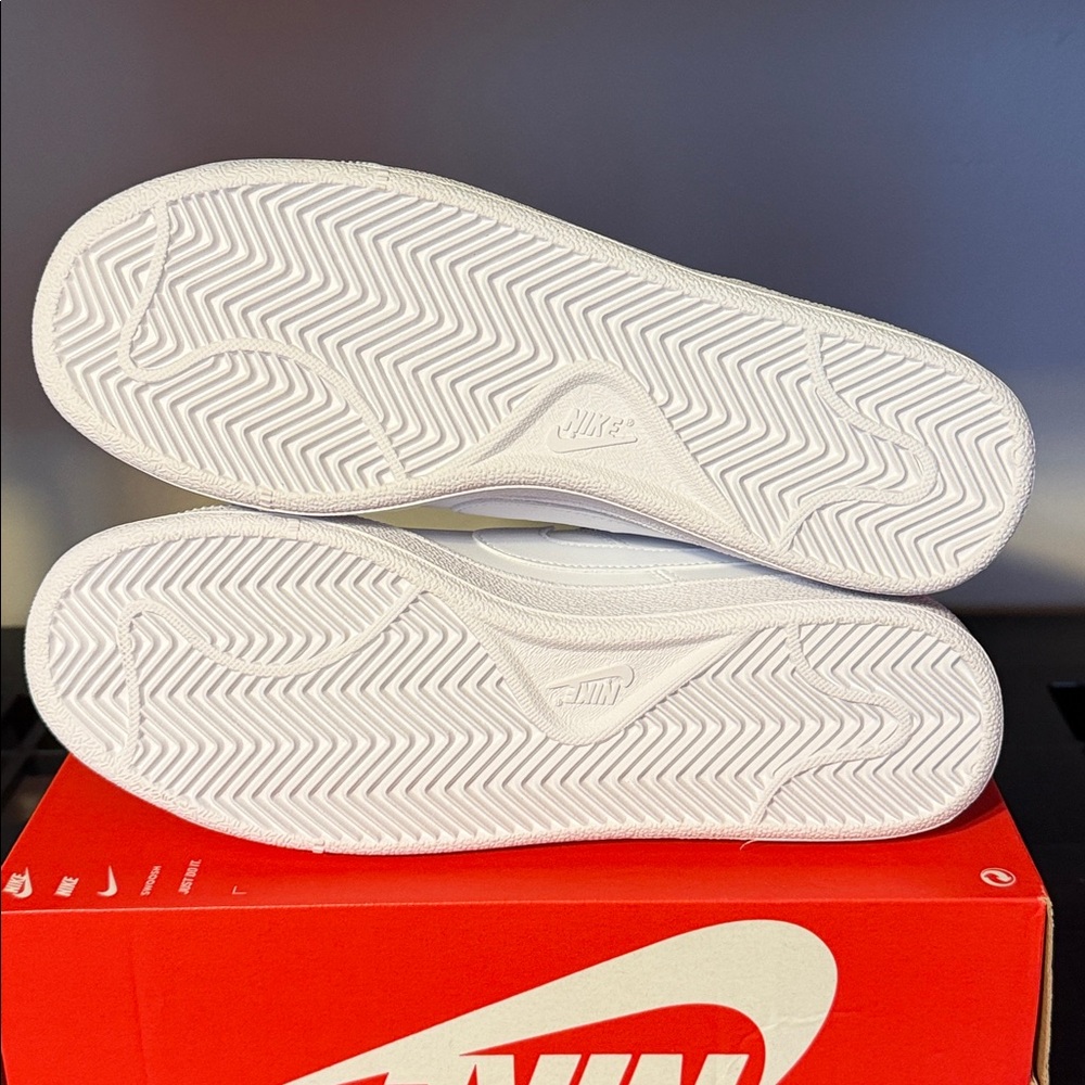 Nike Court Royale White 749867-105 Women’s Size 9 - Picture 5 of 6